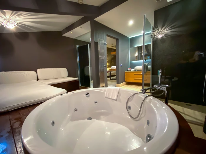 Gold Suit Oda 2 - vernazza.datakale.com.tr